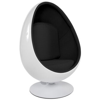 Wit en zwarte eivormige zetel &#039;COCOON&#039; eistoel