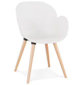 Witte stoel met Scandinavisch design &lsquo;PICATA&#039; met houten poten