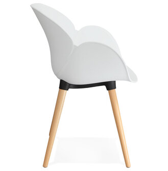 Witte stoel met Scandinavisch design &lsquo;PICATA&#039; met houten poten
