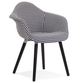 Stoffen design stoel &#039;LARA&#039; met armleuningen en zwart en witte pied-de-poule-print