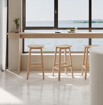 Design barkruk &#039;DUMAS&#039; van natuurlijk afgewerkt hout