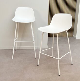 Halfhoge witte kruk &#039;GRANO MINI&#039; voor binnen/buiten