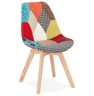 Designstoel &#039;PATCHY&#039; in stof met patchworkstijl