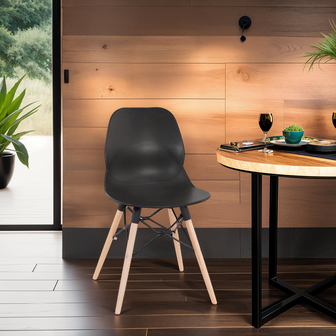 Zwarte moderne Scandinavische stoel &#039;EPIK&#039;