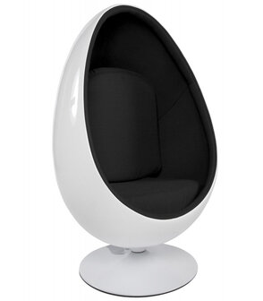 Wit en zwarte eivormige zetel &#039;COCOON&#039; eistoel