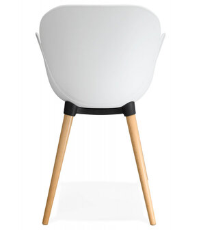 Witte stoel met Scandinavisch design &lsquo;PICATA&#039; met houten poten