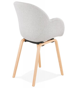 Designstoel met armleuningen &#039;SAMY&#039; in lichtgrijze stof en Scandinavische stijl