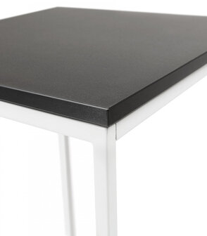 Hoge, industri&euml;le &#039;ORTOS&#039; tafel met zwart blad en witte structuur