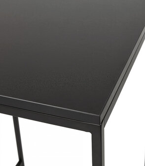 Hoge, zwarte, industri&euml;le &#039;ORTOS&#039; tafel