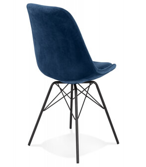 Design stoel &#039;ZAZY&#039; van blauwe fluweel met zwarte metalen poten