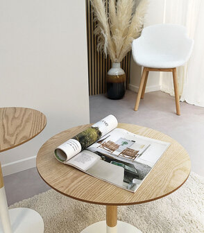 Ronde design salontafel &#039;DILA H40&#039; in natuurlijke houtafwerking en wit metaal