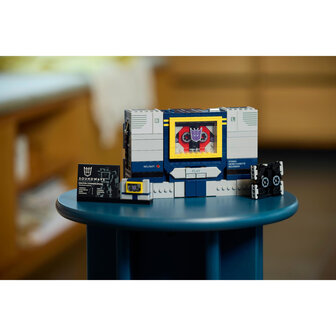 LEGO Icons Transformers: Soundwave