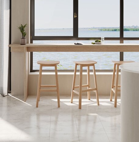 Design barkruk 'DUMAS' van natuurlijk afgewerkt hout