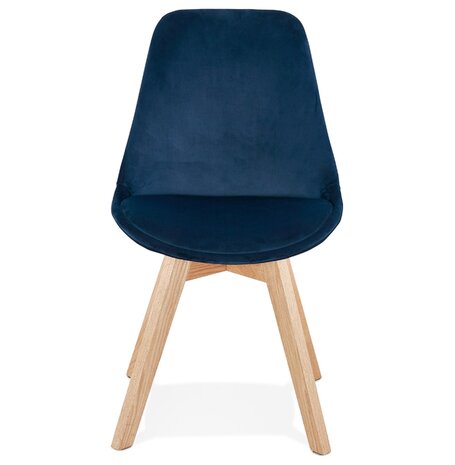 JOE' stoel in blauw fuweel met een structuur in natuurijk hout
