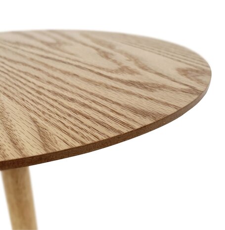 Ronde bijzettafel 'DILA H45' in natuurlijke houtafwerking en wit metaal