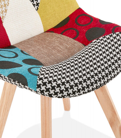 Designstoel 'PATCHY' in stof met patchworkstijl