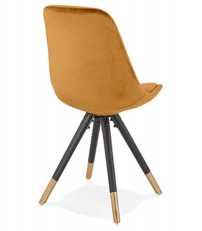 Design stoel 'HAMILTON' in mosterd fluweel en poten in zwart hout